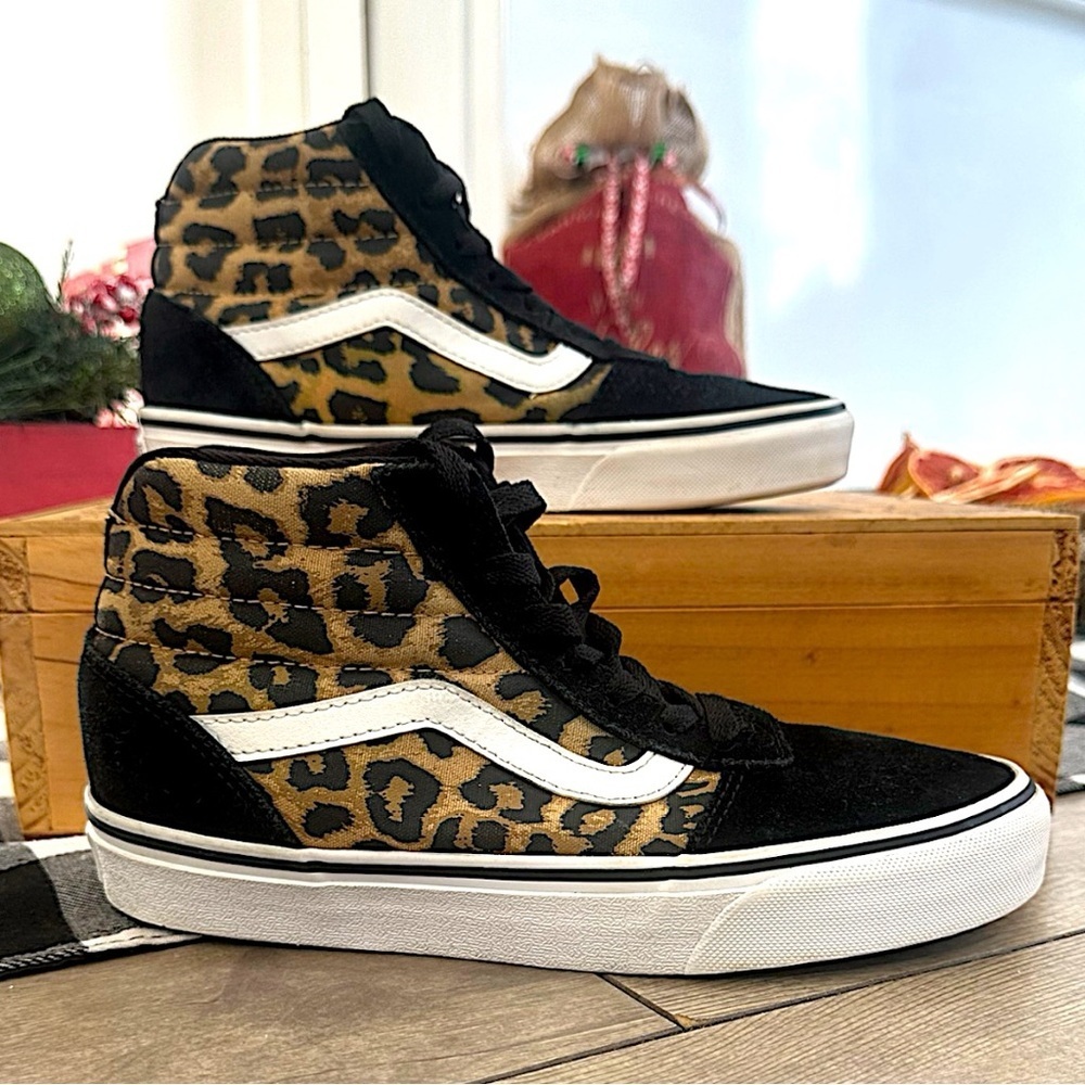 Vans Women's Black and Leopard High-Top Sneakers